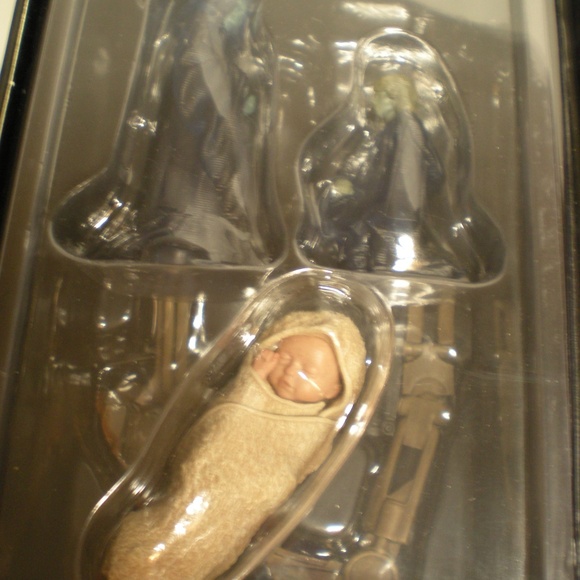 Star Wars MMS478 – Obi-Wan Kenobi Deluxe Version (1/6 Scale) with Baby Luke Skyw - Picture 13 of 14